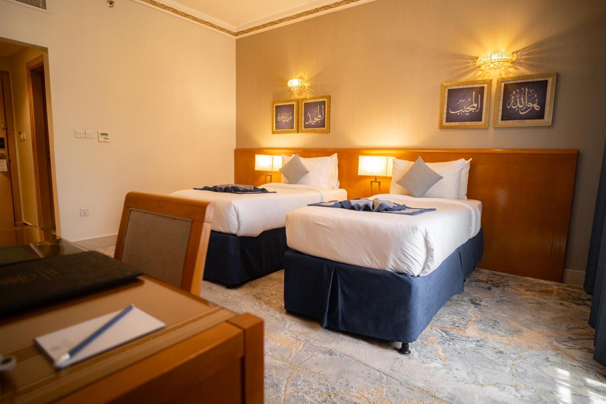 Emaar Grand Hotel Mecca Exterior foto A room at the hotel